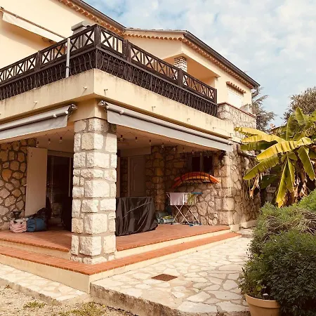 New Renovated Spacious 2 Bedroom Ac 300m From Διαμέρισμα *