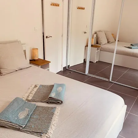 New Renovated Spacious 2 Bedroom Ac 300m From Ζουάν λε Πιν