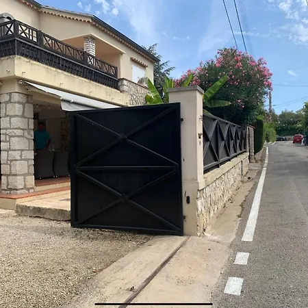Διαμέρισμα New Renovated Spacious 2 Bedroom Ac 300m From Ζουάν λε Πιν