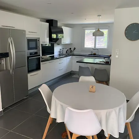 New Renovated Spacious 2 Bedroom Ac 300m From * Ζουάν λε Πιν