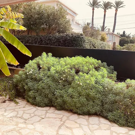 Διαμέρισμα New Renovated Spacious 2 Bedroom Ac 300m From *