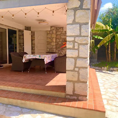 New Renovated Spacious 2 Bedroom Ac 300m From Ζουάν λε Πιν