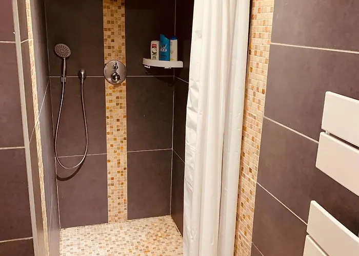 New Renovated Spacious 2 Bedroom Ac 300m From Lejlighed Juan-les-Pins