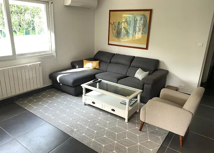 New Renovated Spacious 2 Bedroom Ac 300m From * Juan-les-Pins