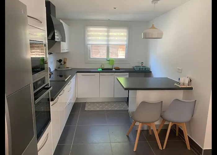 Lejlighed New Renovated Spacious 2 Bedroom Ac 300m From Juan-les-Pins