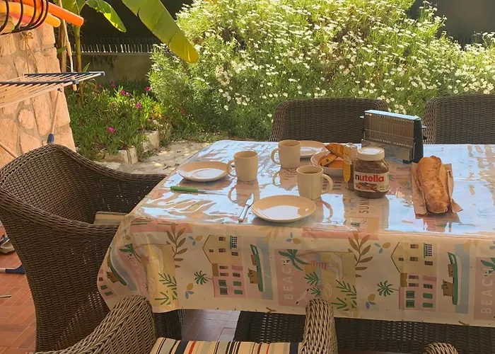 Lejlighed New Renovated Spacious 2 Bedroom Ac 300m From *