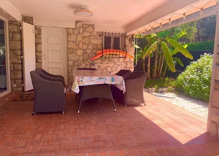 New Renovated Spacious 2 Bedroom Ac 300m From Juan-les-Pins